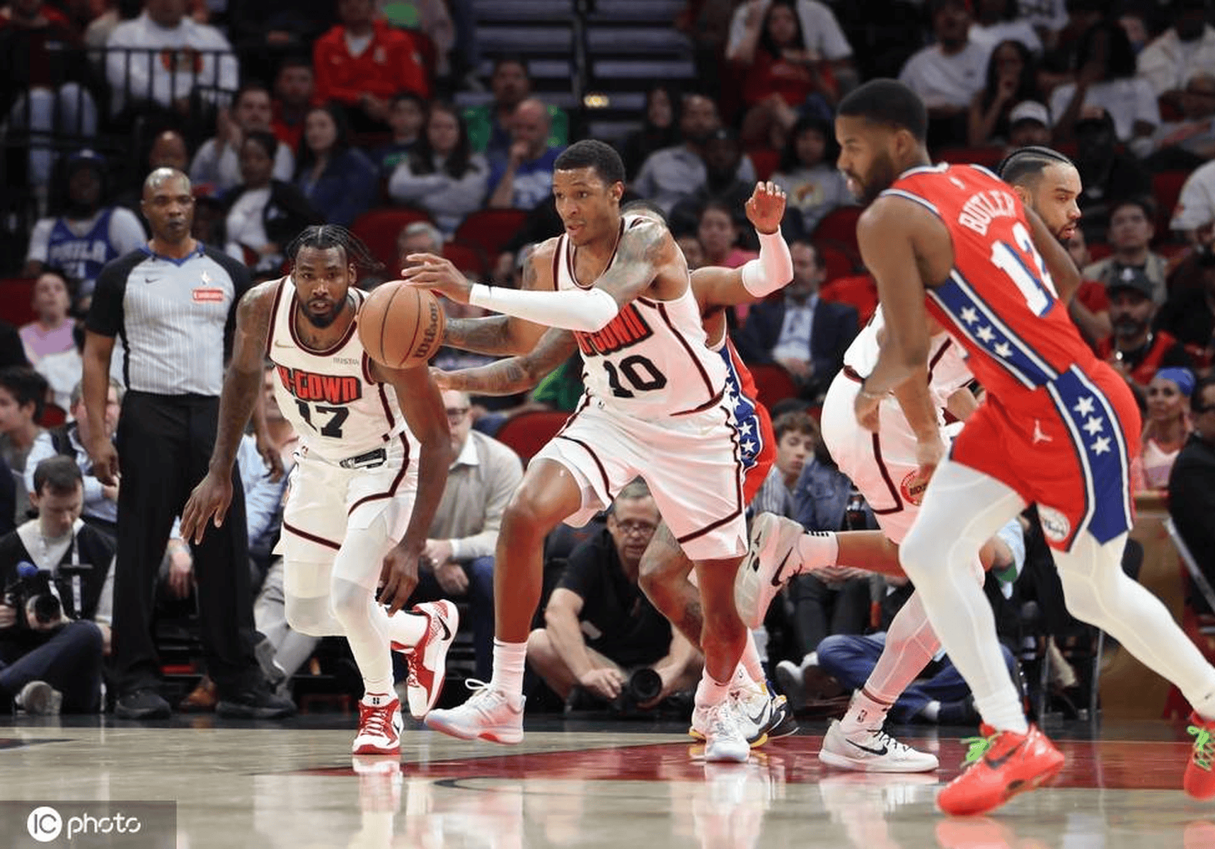 爱游戏官方包含费城76人发布备战花絮；国际比赛日伤情更新；NBA季后赛任务艰巨；赛程密集仍需轮换的词条